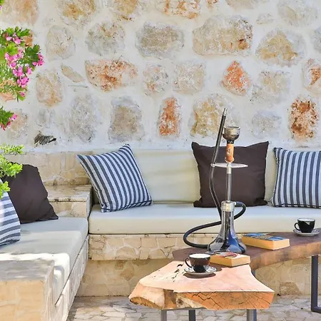 Villa 3 Bedroom - 8332 *