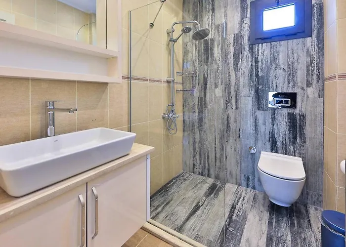 3 Bedroom - 8332 Villa *