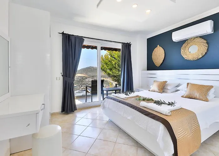 3 Bedroom - 8332 Villa *