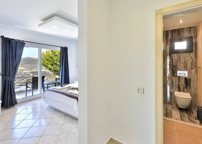 Villa 3 Bedroom - 8332 *