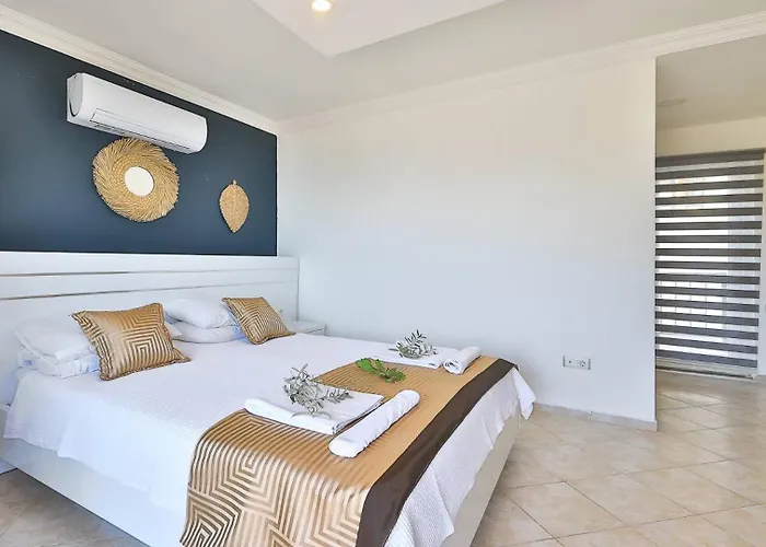 3 Bedroom - 8332 Villa