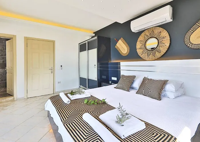 3 Bedroom - 8332 Villa