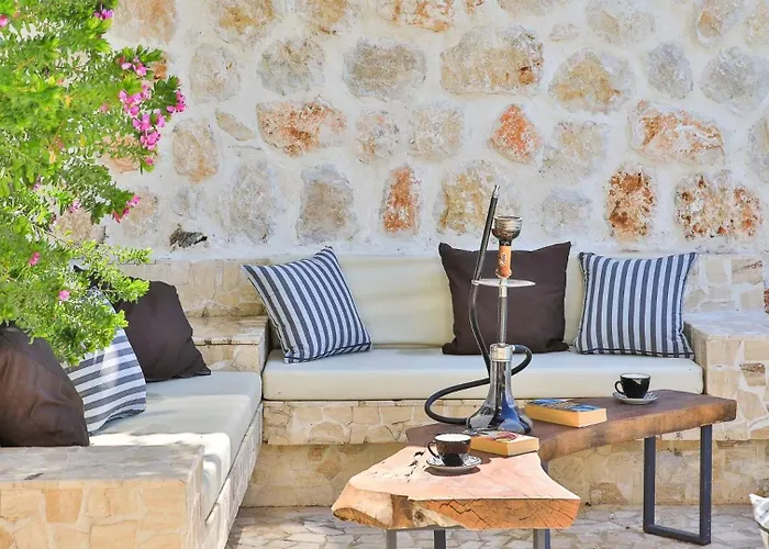 Villa 3 Bedroom - 8332 *