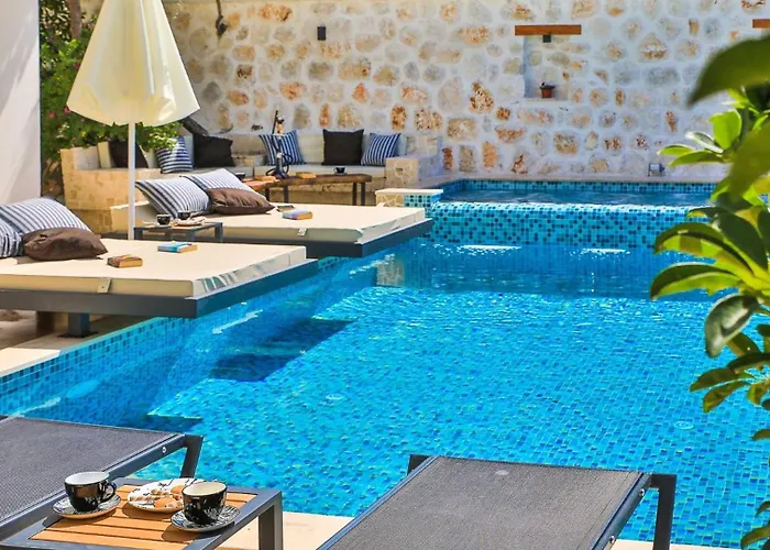 Villa 3 Bedroom - 8332 *