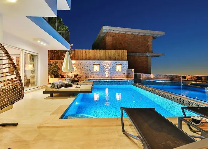 3 Bedroom - 8332 Villa