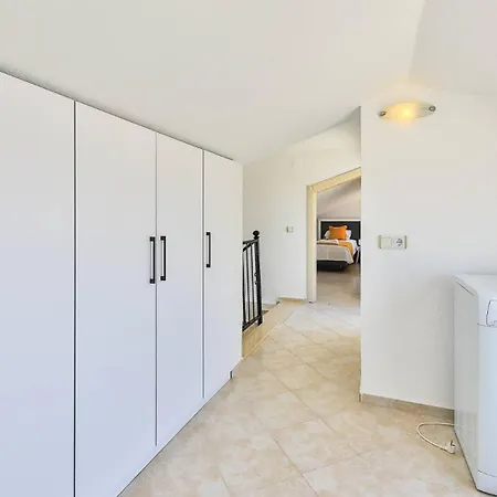 3 Bedroom - 8332 *