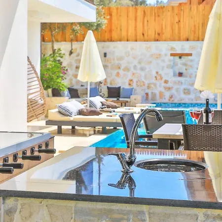 3 Bedroom - 8332 Villa