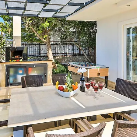 3 Bedroom - 8332 Villa *