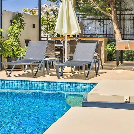 3 Bedroom - 8332